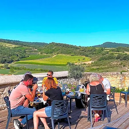Au Chateau De Bed & Breakfast 3*