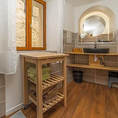 Au Chateau De Bed & Breakfast 3*